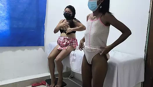 Masaj merkezinde lezzetli ıslak kahverengi vajinalar