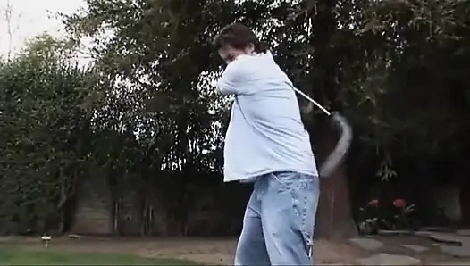 Açık havada bir sürtük için büyük sert siyah dildo