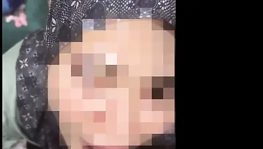 Yüksek sesle emiyor