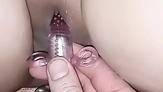 Karım ile oyuncaklar içinde onu kedi