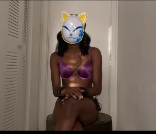 Kelepçeli kötü kedi - şaplak atmaya ihtiyacım var