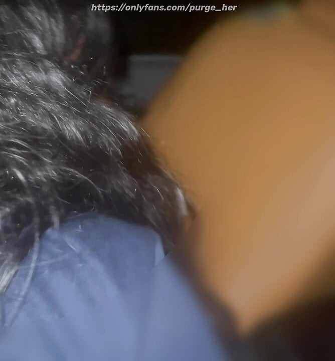 Erkek arkadaşının evinin dışında sikimi emerken kaydedilmek istemediğini söyledi. hala anladım. haha