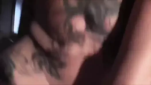 brunette milf mit groBen Titten