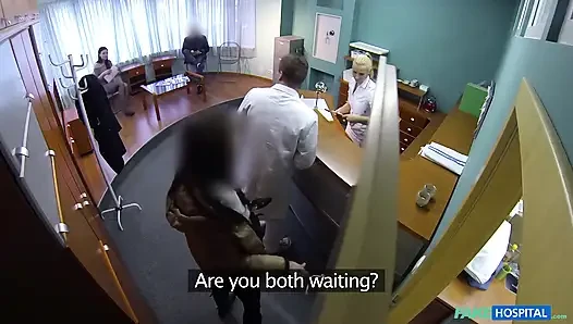 Esmer kadın masaj aletini seks oyuncağına dönüştürüyor