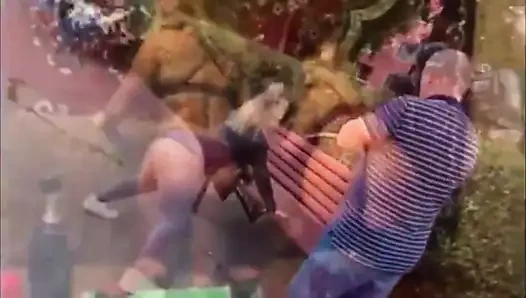 Şaşırtıcı twerk ve sallama karışımı swagruspanda