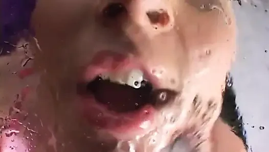Büyük memeli bebek anal sikişten sonra amının içinde sperm topluyor
