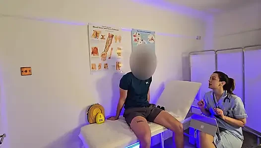 Gerçek İngiliz Hemşire Klinikte Beni Yalıyor!
