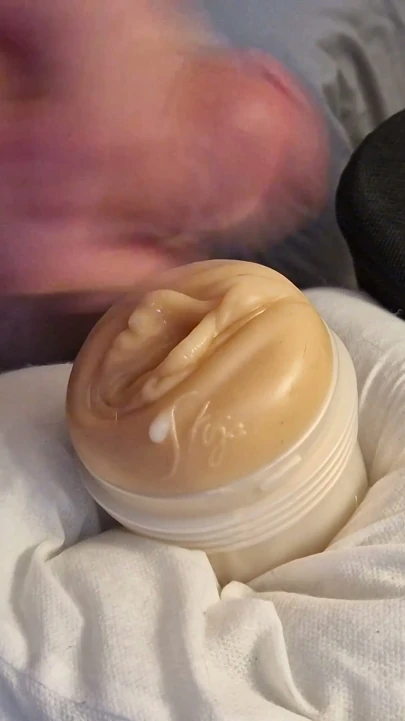 Büyük Beyaz Sik Fleshlight'ın İçine ve Üzerine Boşalana Kadar Sikiyor (İç Boşalma Boşalma Tiedtocum | Bölüm 1