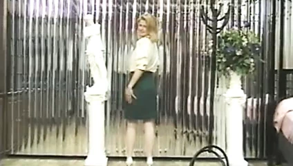 seksi azgın sarışın striptiz içinde yatak odası yalnız