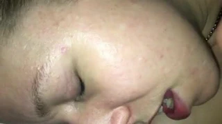 Cum üzerinde kızlar yüz