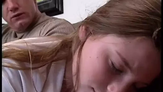 Üniversiteli kız iyi bir göt sikmenin tadını çıkarıyor