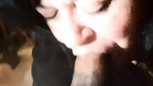 Sert emiyor döl yutuyor