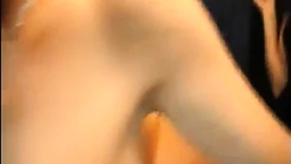 2 Deutsche gefesselt und zur Schau gestellt