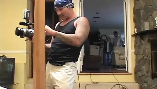 Seksi kızıl saçlı büyük memeli bebek çifte anal dörtlü seks yapıyor... ağzına boşalma