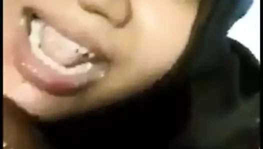 malezya kız oral seks