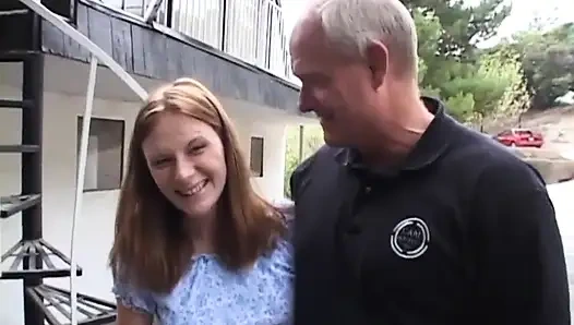 Yaşlı ve genç eş değiştirenlerin anal partisi