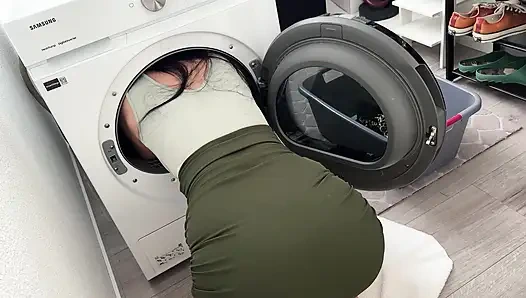 Stuck Step-Mom Says Only Cock Can Relax Her