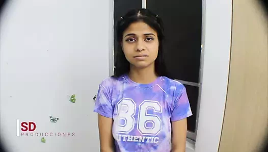 Üvey kızımı üvey annesine hiçbir şey söylememesi karşılığında sikiyorum - ispanyolca porno