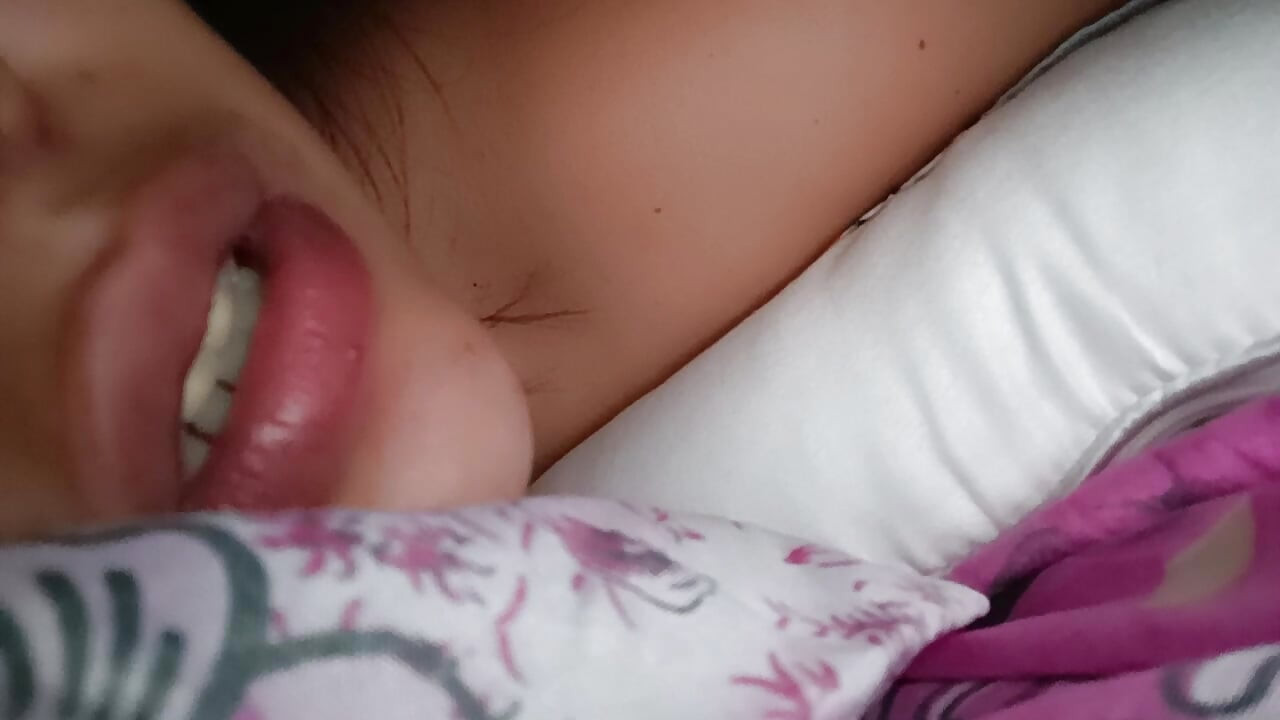 EDEPSIZ KONUŞMALı ORAL SEKS SENI BOŞALTıYOR