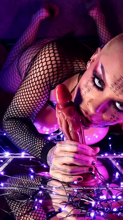 Bayan Red X'in tohum ayini | Klip 1