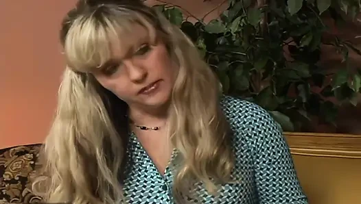 Pazartesi günü yeniden düzenlendi: vergi muhasebecisi Beth Ann, 42, onu denetledi