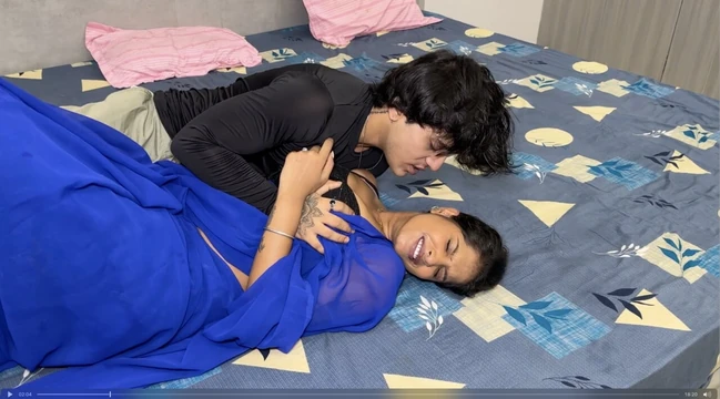 Соседка вызывает бхабхи домой и занимается сексом с ее сексуальной бхабхи жестко трахается с хинди аудио