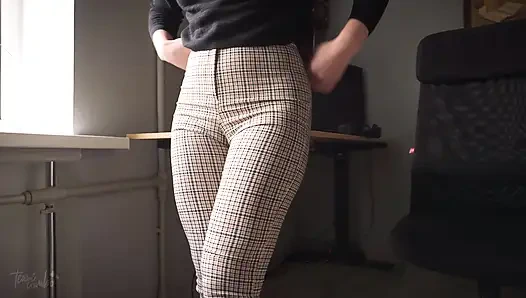 Yaramaz iş arkadaşı am frikik azdırıyor ve inkar ediyor