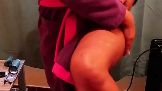 Busty Latin alır giyinmiş içinde seksi iç çamaşırı 1