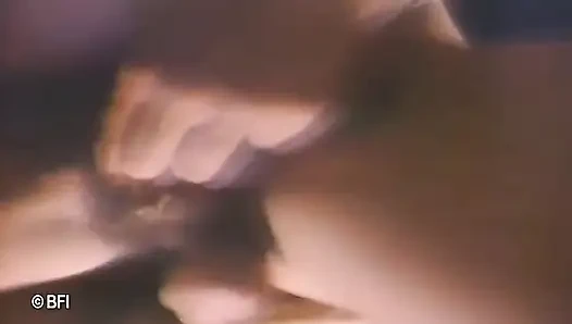 Kıllı amcıklı klasik üçlü seks.