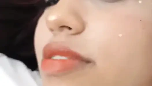 New York Abd'li 18 yaşındaki esmer büyük sarkık memeler üvey erkek kardeşinin büyük yarağını sevimli sikiyor