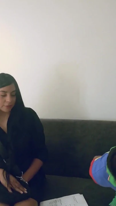 Üniversiteli arkadaşımı yarıyılı geçmek için sikiyorum | Klip 1