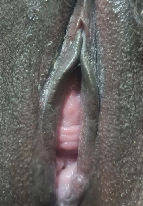 Mallu kızın yakın çekim amcık deliği. Mallu kız Manju Nair ıslak amcığını gösteriyor