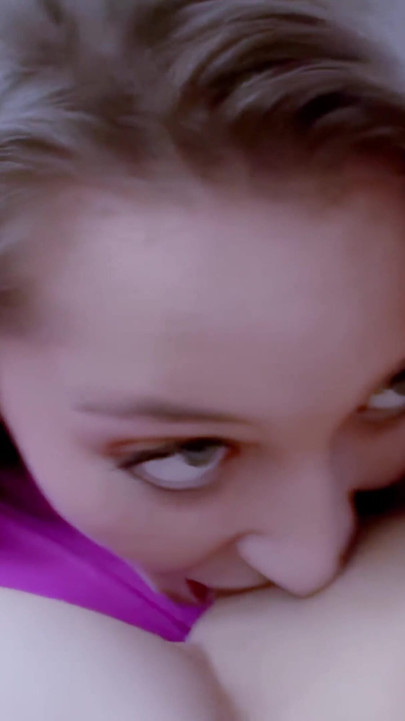 Dani Daniels: Vanessa Veracruz ve Dani Daniels birbirlerinin büyük memelerinin ve külotlu yuvarlak götlerinin tadını çıkarıyor ve erotik le'ye yol açıyor