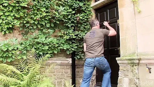 Striptizciler Brooke Belle, Krissy Lynn ve Kerry Louise aygır etini paylaşıyor