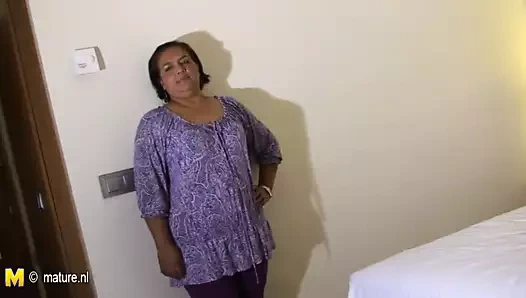 chubby coral alır kendini ıslak ve vahşi