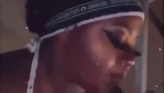 Kafası amından daha iyi