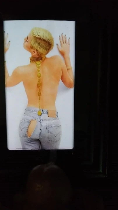 Miley cyrus boşalıyor 3