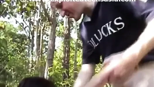 Özel Vietnamlı amatör neui, ormanda 10 inçlik yarakla tam sahne sikişi