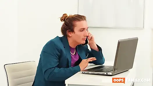 Orospu çocuğu tarafından tasarlandı: Ateşli, büyük, doğmuş küreler ve sert çekim ile xxx porno!