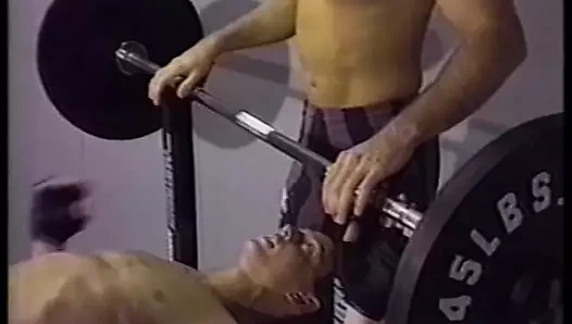 Damızlık damızlığın göt deliğini yalıyor ve sert horozunu emdi