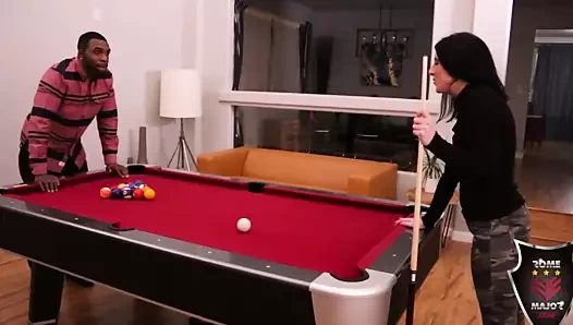 Azgın Gianna, Roma Binbaşı ile bilardo bahsini bilerek mi kaybetti?!