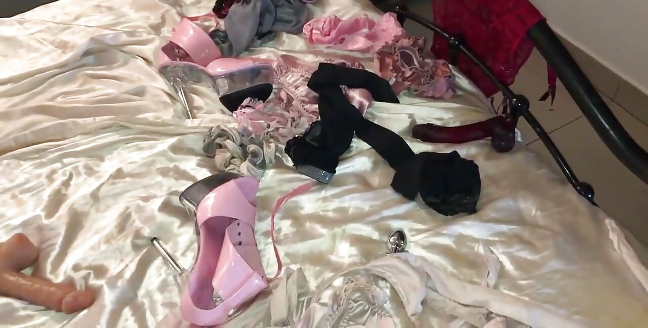 1312 03 - taytlı sikiş, saten tanga, beyaz orta yaşlı seksi kadın, domaltmalı, bakış açısı, gırtlağına kadar, götten ağza
