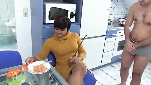 Zenci spagetti sipariş etti