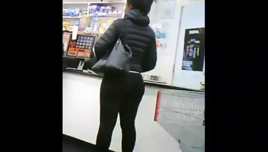 Dar pantolonlarda kalın ganimet.