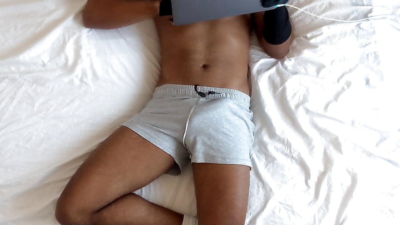 Big Bulge In Tight Gray Shorts Long Live Stream