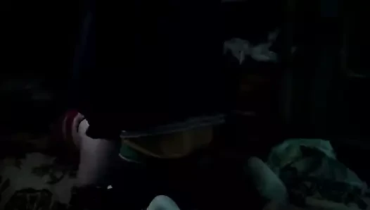 Onun götünü emiyor ve gece domalarak sikişiyoruz