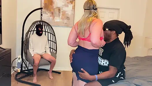 Kafese bağlı yolcuma ders veriyorum