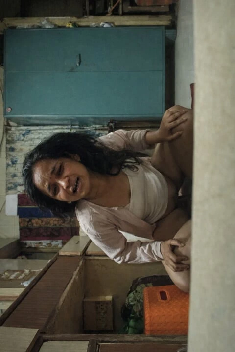 I called my desi girlfriend to my house and swollen her pussy.