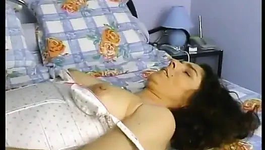 Çok uysal ve sürtük bir evde bakım asistanı!