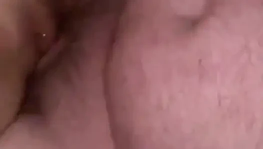 Üvey anne büyük yarakla sert sikişiyor ve boşalıyor